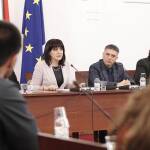 Цвета Караянчева и Данаил Кирилов на заседание на правната комисия. Снимка: пресцентър НС