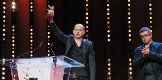 Надав Лапид с наградата "Златна мечка" за най-добър филм. Снимка: Berlinale 2019