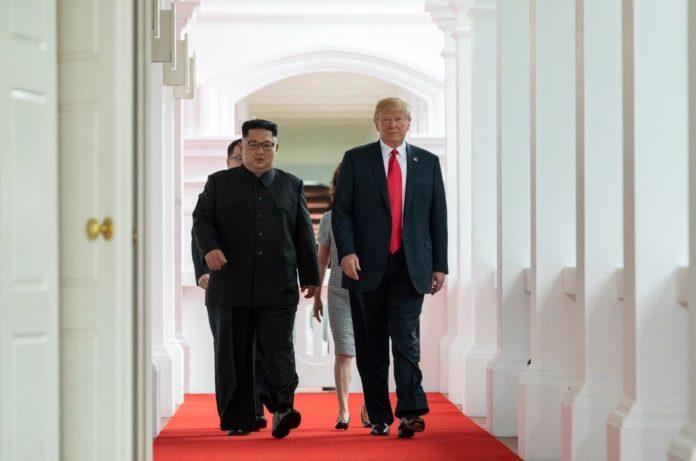 Доналд Тръмп и Ким Чен Ун на срещата в Сингапур 2018 г. Снимка: wikimedia commons