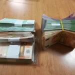 Част от конфискуваната валута. Снимка: пресцентър Агенция Митници