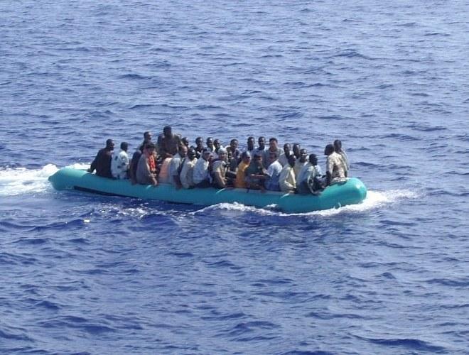 Мигранти от Африка в Средиземно море. Снимка: wikimedia commons