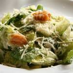 Салата Цезар с пилешки хапки