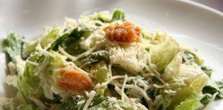 Салата Цезар с пилешки хапки