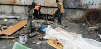 Срутване на незаконни постройки