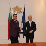 Министърът на околната среда и водите Нено Димов и управителят на „ВиК“ ЕООД Смолян“ инж. Мариян Николов. Снимка: Пресцентър МОСВ