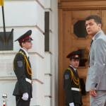 Володимир Зеленски в шоуто "Слуга на народа". Скрийншот