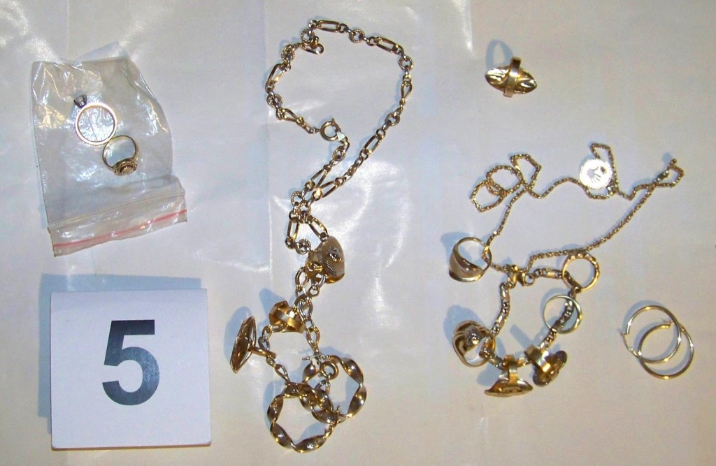 Криминалисти от участък Надежда към са задържали 40 годишен мъж за