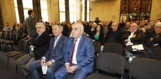 Георги Попов (в средата). Снимка: levski.bg