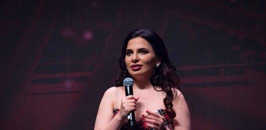 Фейсбук, Уанкойн, Ружа Игнатова