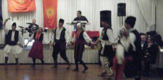 Данъчните два часа играли хоро. Снимка: Общомеди