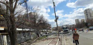 Кран падна в София