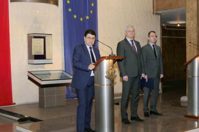 МВР няма да строи нови бежански лагери