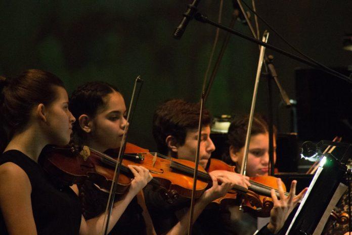 Камерният оркестър е част от спектакъла. Снимка: НУМСИ "Проф. Панчо Владигеров"