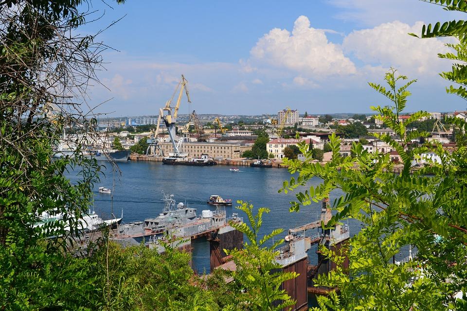 Пристанищна инфраструктура и руският Черноморски флот в Крим са били
