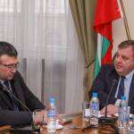 Вицепремиерът и министър на отбраната Красимир Каракачанов и министър Младен Маринов