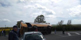 Катастрофа с училищен автобус на пътя между Айтос и Карнобат