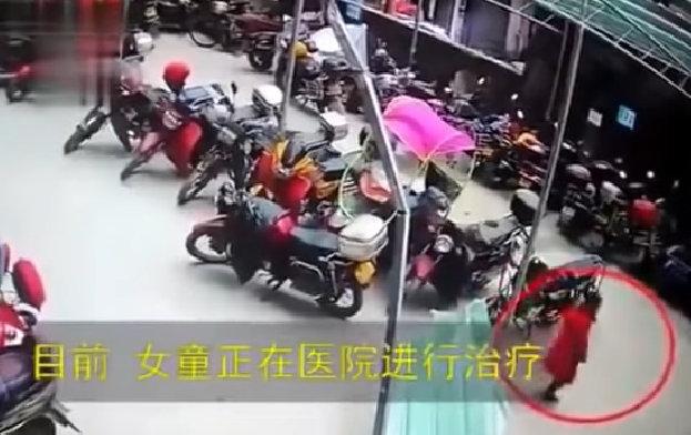 Дете падна от 26-ия етаж в Китай