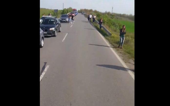 Колона автомобили