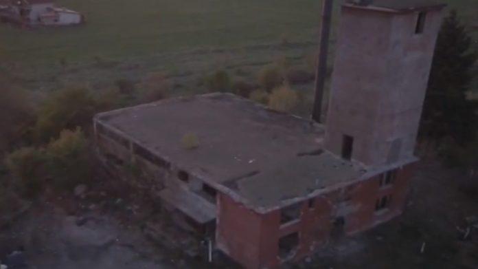 Изоставена сграда кв. ''Кумарица''. Снимка: Скрийншот