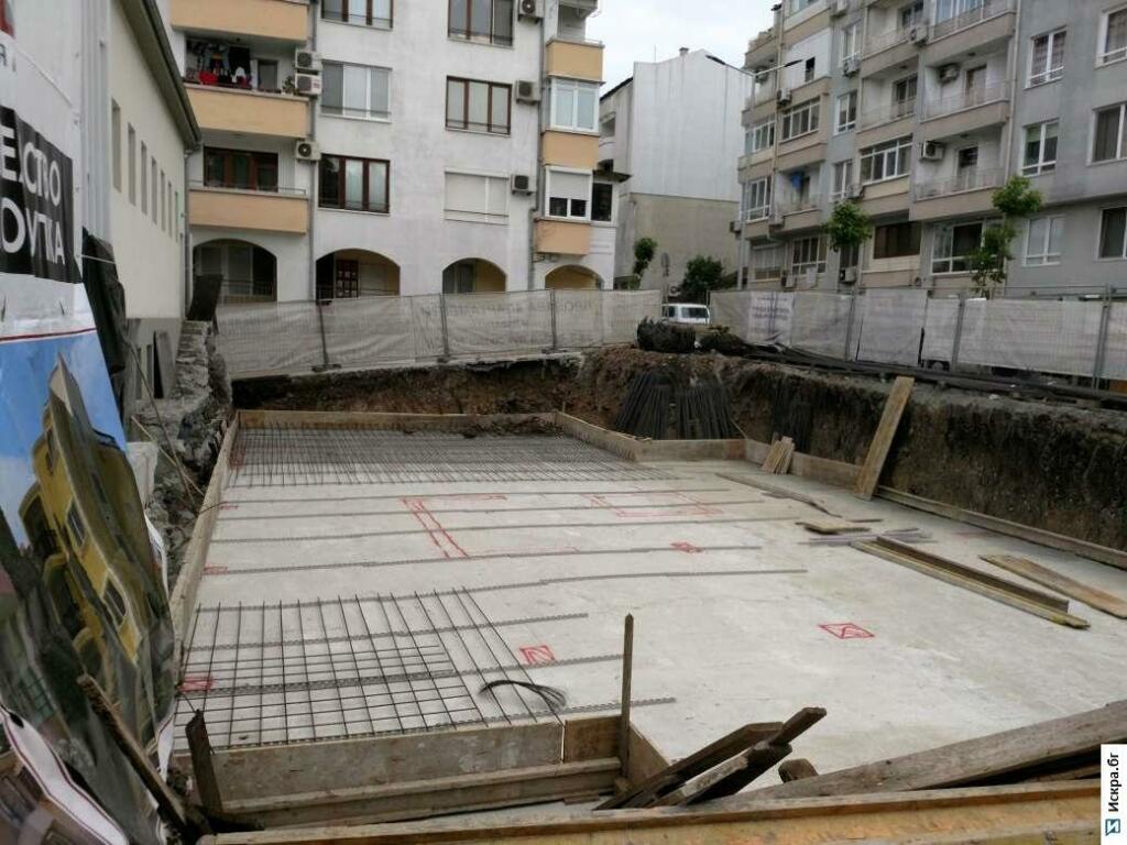 Строеж в училище