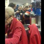 Чужденец буйства в магазин