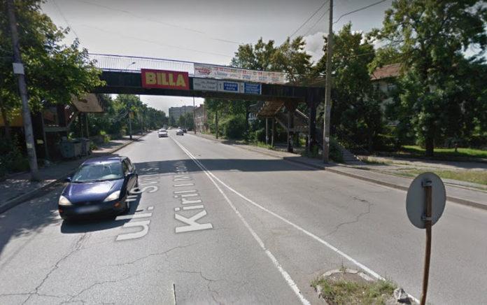 Опасна пасарелка в Перник