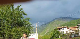 Кмет за пример. Снимка: Фейсбук групата "Обичам Бистрица"