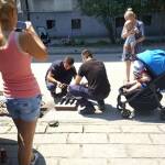 Пожарникари спасяват коте. Снимка: Фейсбук, Венци Тоневски