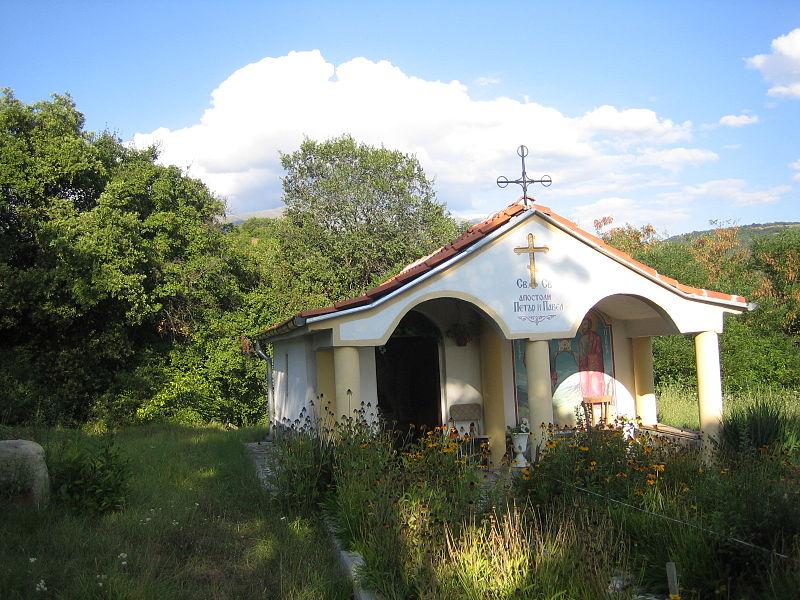 На 29 юни Православната църква почита едновременно паметта на великите