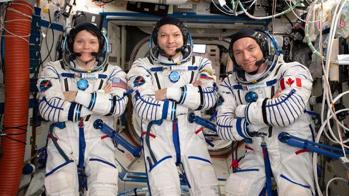 Астронавти