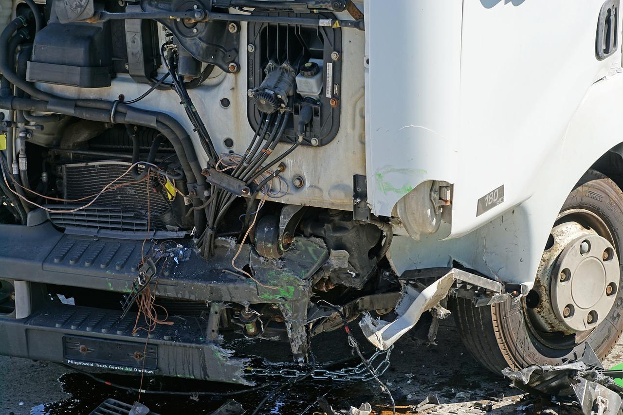 Камион е предизвикал пътнотранспортно произшествие по пътя Гурково Паничерево съобщиха от