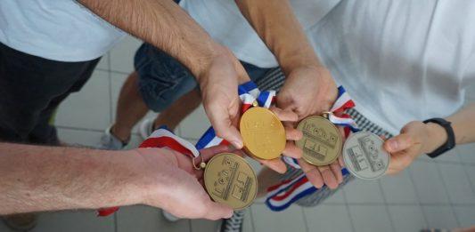 Медалистите. Снимка: Фейсбук, Сдружение на олимпийските отбори по природни науки