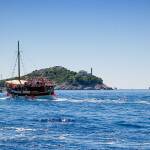 Туристическо корабче