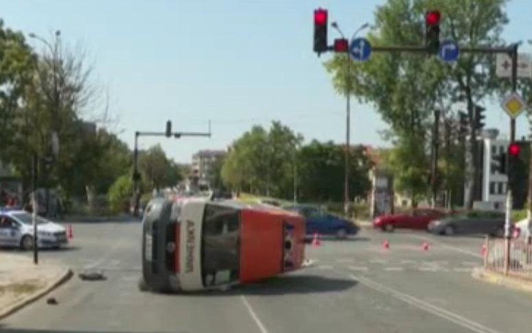 Линейка и автомобил са катастрофирали в Стара Загора съобщиха от