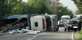 Обърнат камион Русе - Бяла