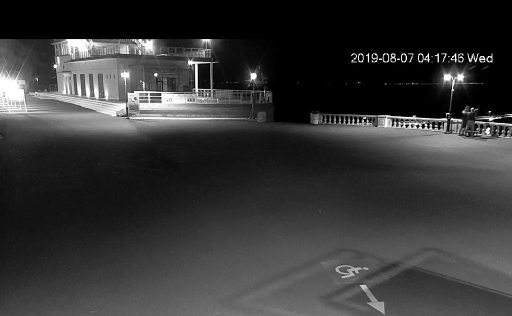 Разбит монокъл