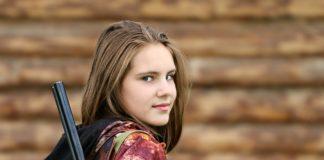 Момиче с пушка