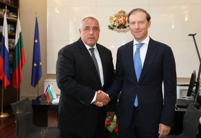 Премиерът Бойко Борисов с руския министър на промишлеността и търговията Денис Мантуров. Снимка: Пресцентър МС