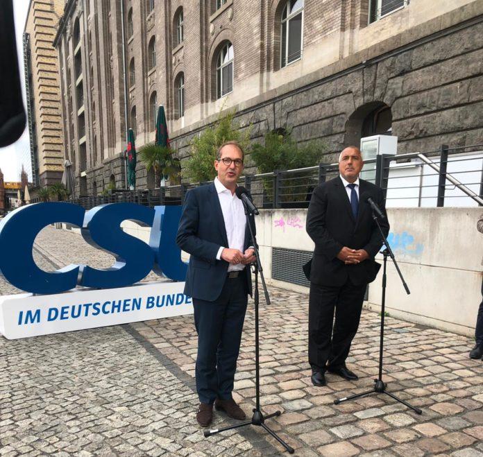 Бойко Борисов и Александер Добриндт в Берлин. Снимка: Правителствена пресслужба