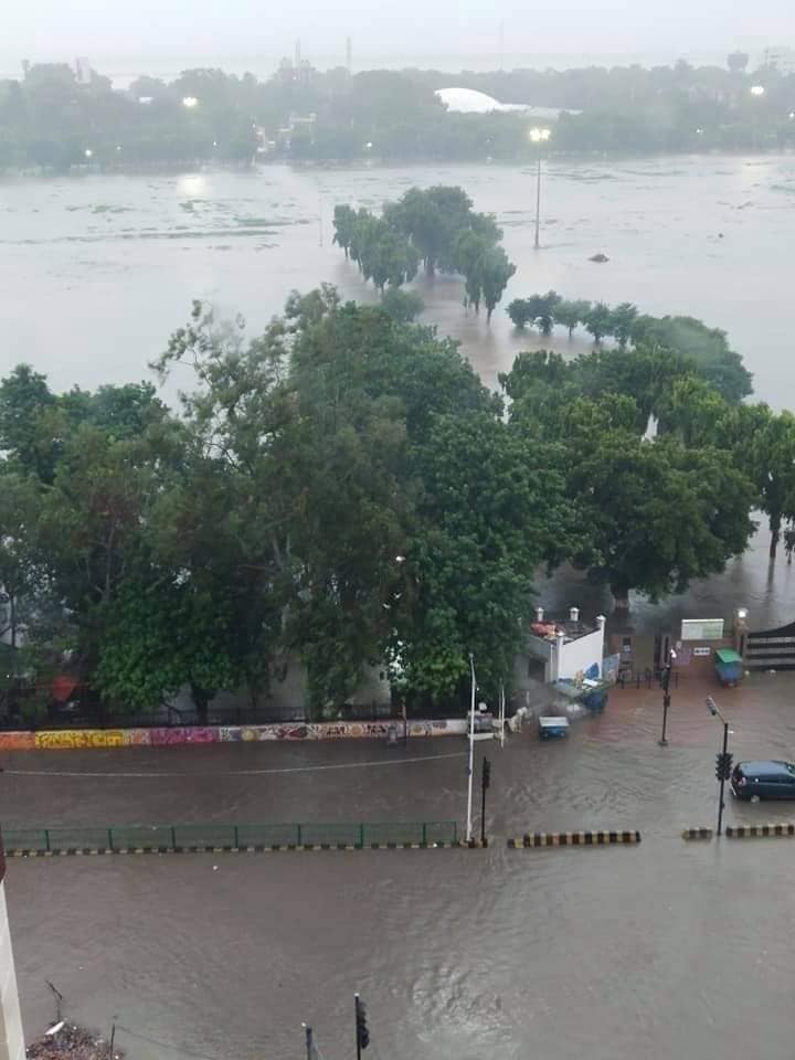 Наводенията в град Патна, Индия. Снимка: Hamar Bihar/facebook
