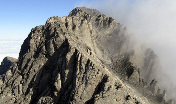 Връх Митикас. Снимка: Снимка: Bignoter, Wikimedia Commons