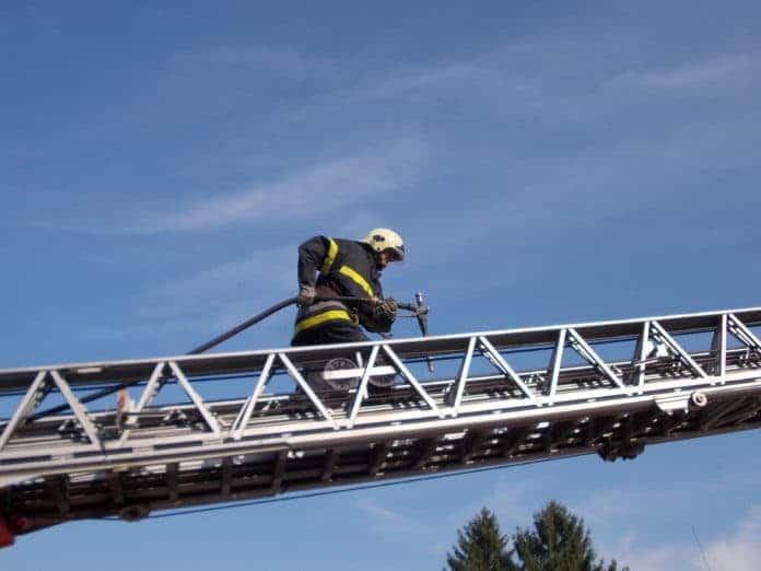 Пожарникар