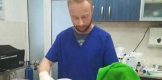 Доктор Янев. Снимка: Фейсбук, Спасителен център за диви животни / Wildlife Rescue Breeding Centre
