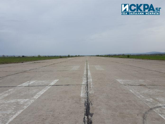 Летище Равнец