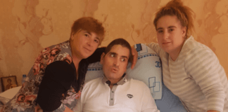 Стоян и близките му. Снимка: HelpKarma