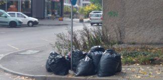 Чувалите с боклук по тротоарите в Шумен