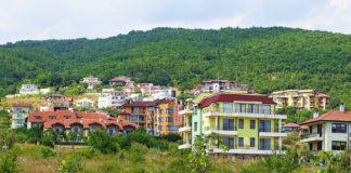 Апартаменти и къщи