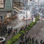 Сблъсъци между протестиращи и полицията е Хонконг. Снимка: Studio Incendo/Wikimedia commons