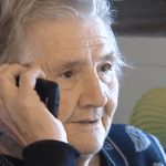 Възрастна жена