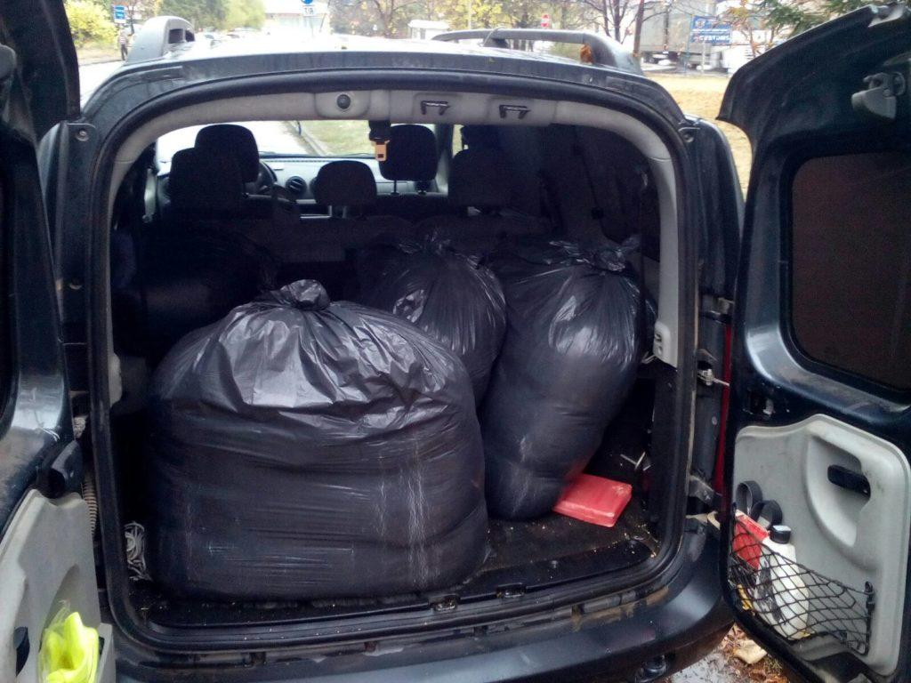 Задържаха 70 кг нелегален тютюн в лекотоварен автомобил край Враца